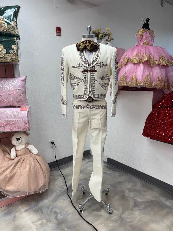 Traje Charro Marfil Economico — traje de charro en Moroleón, Guanajuato — Boutique Moroleón
