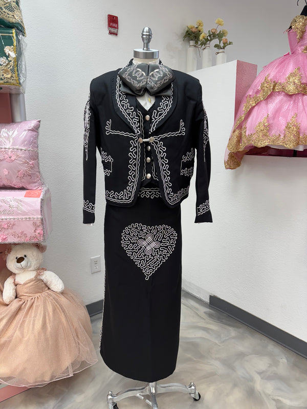 Traje Charro Negro/Blanco Mujer Economico — traje de charro en Moroleón, Guanajuato — Boutique Moroleón