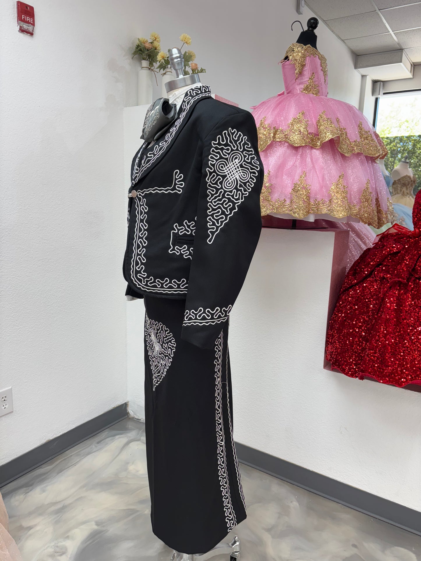 Traje Charro Negro/Blanco Mujer Economico